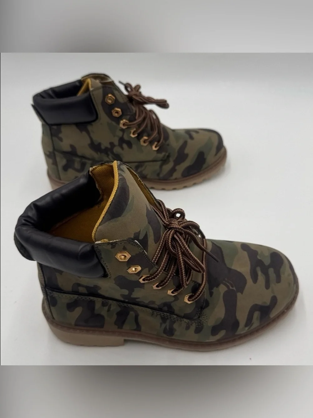 NWT DADAWEN Camo Lace-Up Combat Boots Size US 2Y / EU 33